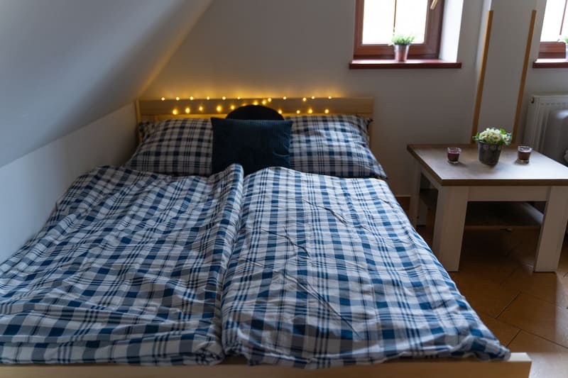 Dvouluzkova postel apartmanu v chalupě Bišík